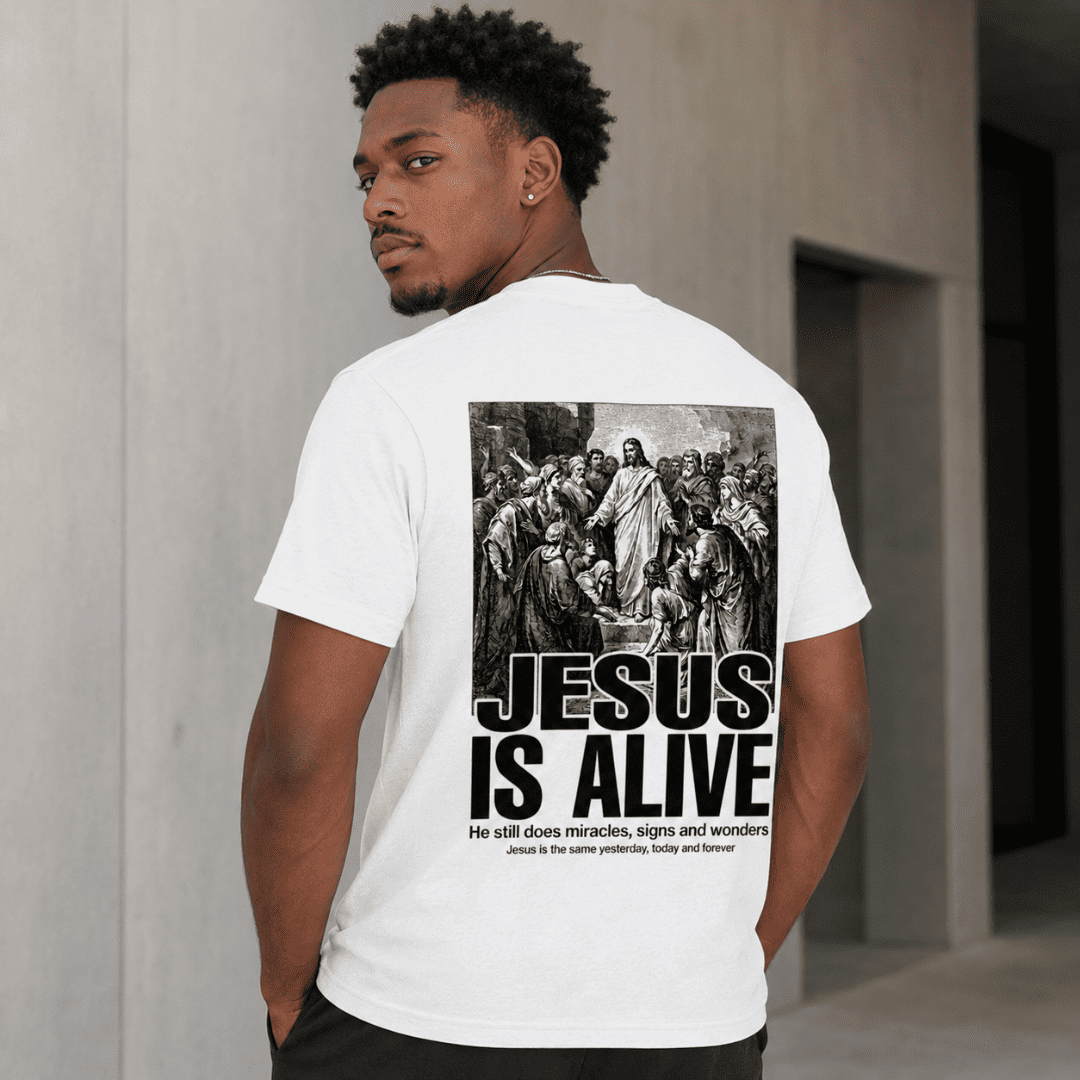 Camiseta Cristã - Jesus Is Alive | Branca