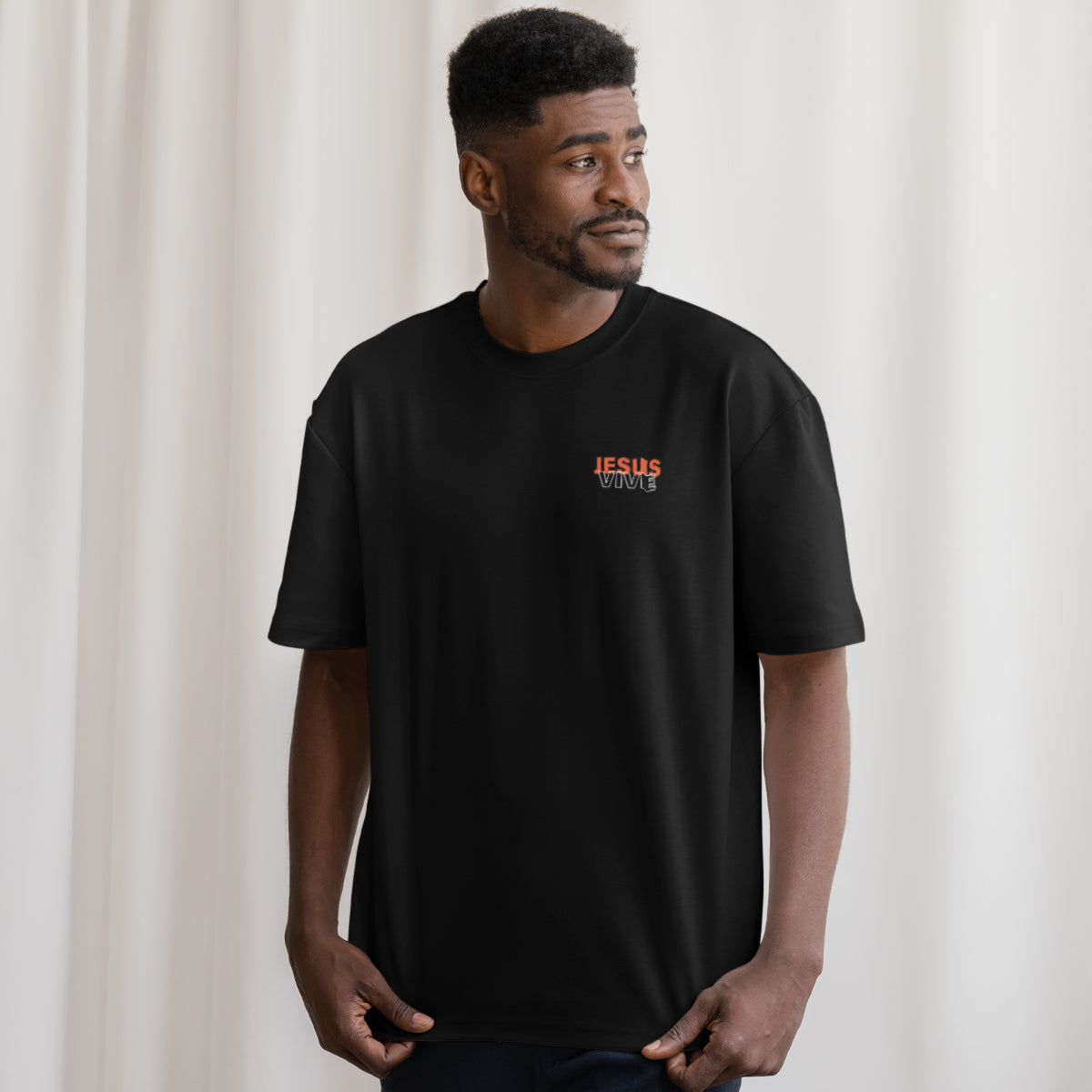 Camiseta Cristã Masculina - Jesus Vive | Preta