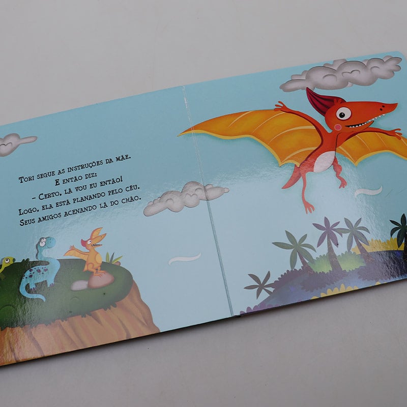 Dinos Arregalados | Tori Aprende a Voar | Todolivro