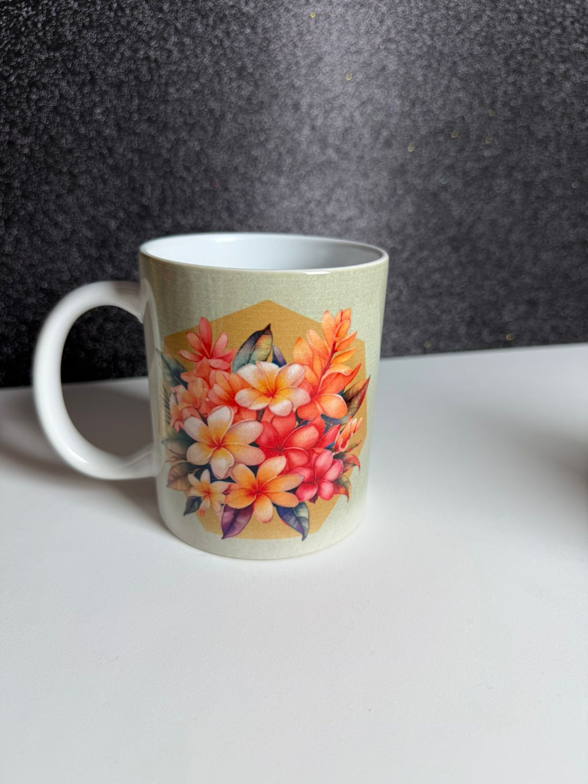 Kit Caneca Bouquet de Flores + Dev. 3 Min de Sabedoria para Mulheres | Flor Laranja