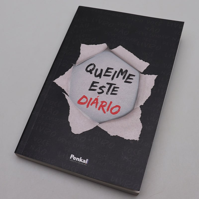 Queime Este Diário | Preto