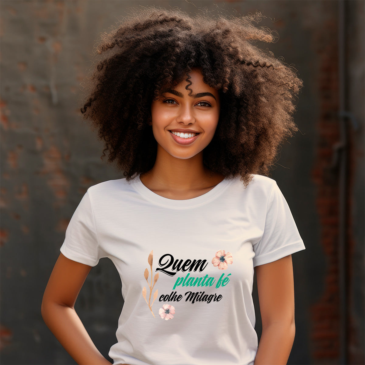 Camiseta Cristã Feminina - Quem planta fé colhe milagre | Off White
