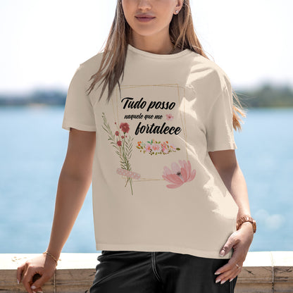 Camiseta Cristã Feminina - Tudo posso naquele que me fortalece | Off White