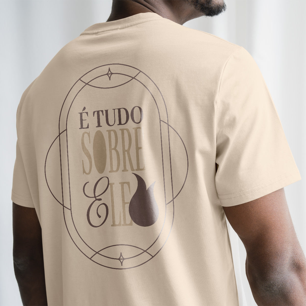 Camiseta Cristã Masculina - É Tudo Sobre Ele | Off White