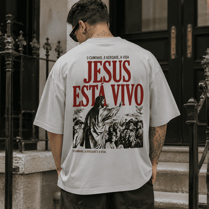 Camiseta Cristã Oversized - Jesus Está Vivo | Branca