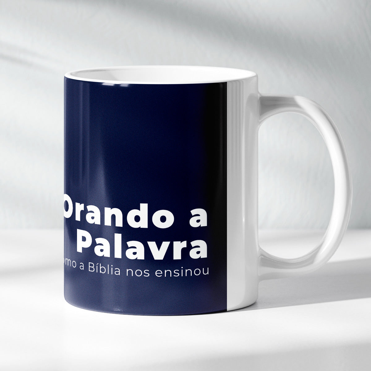 Caneca Orando a Palavra