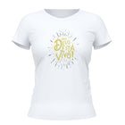 Camiseta Cristã Feminina - Deus está vivo | Branca