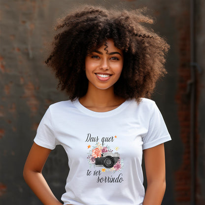 Camiseta Cristã Feminina - Deus quer te ver sorrindo