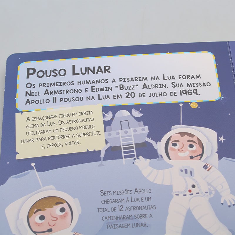 Livro Modelo | Os Exploradores da Lua | William Potter