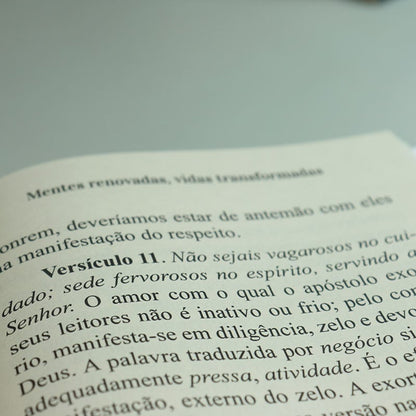 Mentes Renovadas Vidas Transformadas | C. Hodge