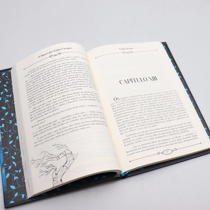 O Morro dos Ventos Uivantes - Bela Edição em Capa Dura com Texto Integral [Hardcover]