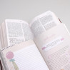 Kit Bíblia da Joyce Meyer Bordo + Grátis Devocional Semanal Pétalas | Mulher de Fé