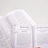 Kit Bíblia ACF Capa Dura Colagem + Devocional 3 Minutos de Sabedoria Para Mulheres Lettering | Vivendo com Propósito