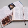 Kit Bíblia de Estudo NVT Na Jornada com Cristo Marrom + Enciclopédia Histórica da Vida de Jesus | Caminho Abençoado