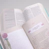Kit Bíblia da Joyce Meyer Azul + Grátis Devocional Semanal Colagem | Mulher de Fé