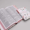 Kit Bíblia KJA Slim Lettering + Devocional 3 Minutos de Sabedoria Para Mulheres Flowers Branca | Bendita Graça