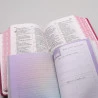 Kit Bíblia NVI Letra Hipergigante Pink + Eu e Deus Meu Amado | Mulher de Fé