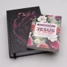 Kit Bíblia Grife e Rabisque Coração + Devocional Palavras de Jesus em Vermelho Floral Roxa | Volte a Sonhar 
