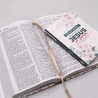 Kit Bíblia ACF Gigante Lettering + Devocional Palavras de Jesus em Vermelho Floral Branca | Plena Sabedoria 