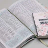 Kit Bíblia da Pregadora RC | Verde/Salmão + Devocional Palavras de Jesus em Vermelho Floral Branca | A Essência da Oração
