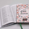 Kit Bíblia de Estudo da Mulher Segundo o Coração de Deus | AS21 | Flores do Campo + Guia Bíblico | Conectada com Deus